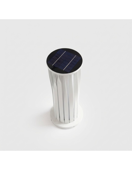 Helira: Modern Solar Light for Garden