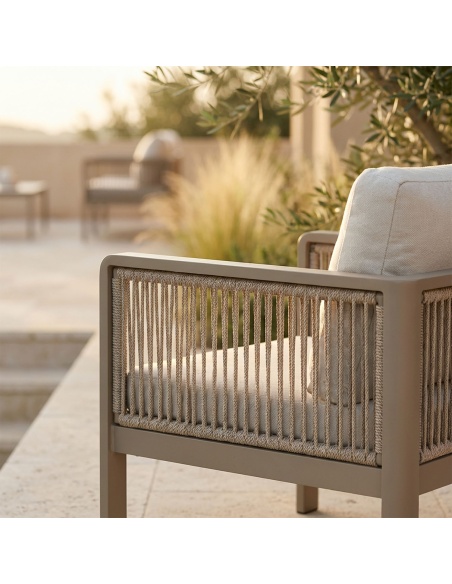 Genova: Handcrafted Garden Lounge Set with Handwoven Rope