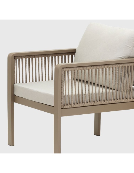 Genova: Handcrafted Garden Lounge Set with Handwoven Rope