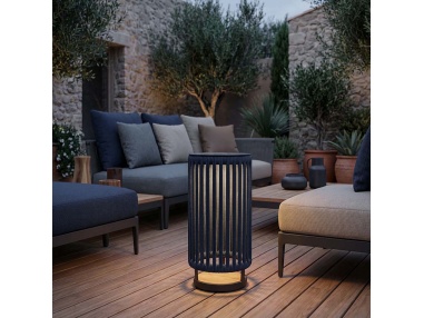 Filara: modern solar light - solar garden lamp for patio and outdoor