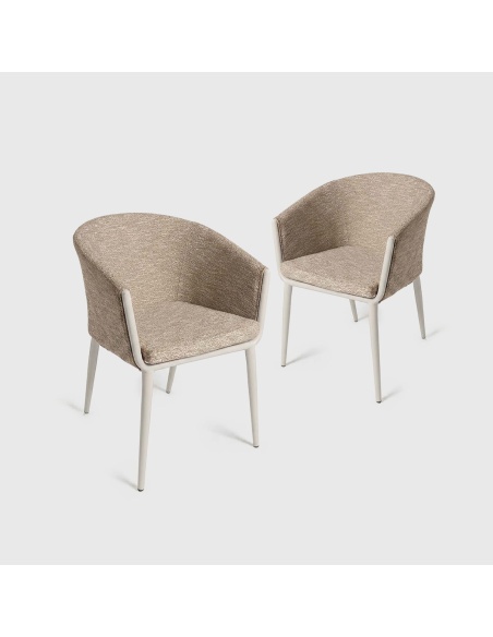 Mitara: Outdoor Dining Armchair in Solution-Dyed Fabric
