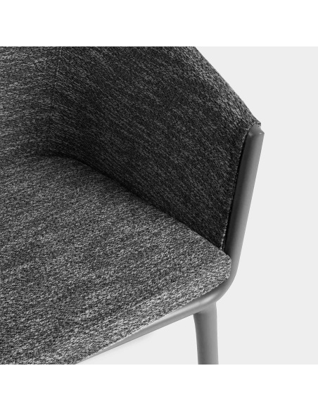 Mitara: Outdoor Dining Armchair in Solution-Dyed Fabric