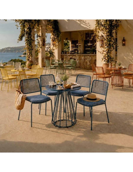 Fornax: Set of 4 Iron Outdoor Chairs with Metal Mesh