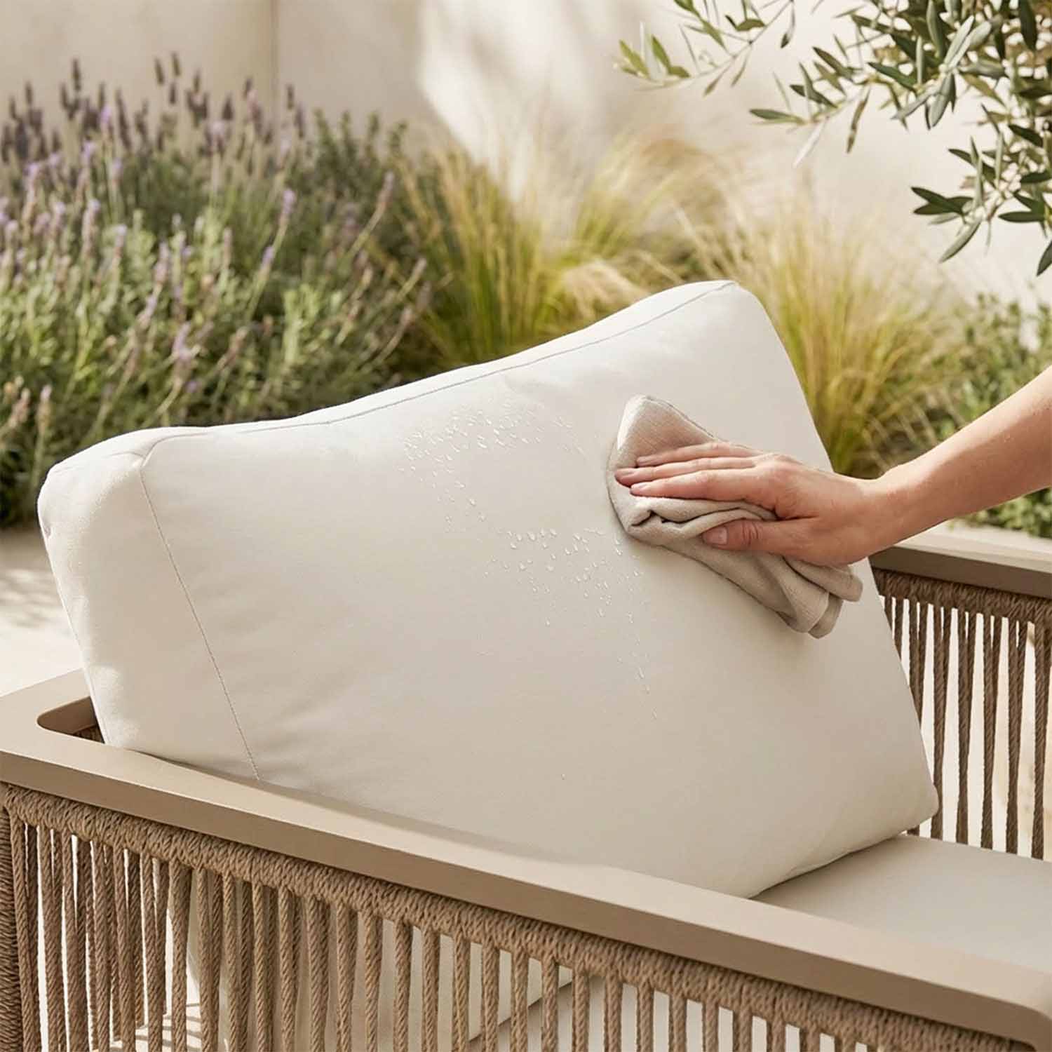 Olefin cushions with D28 padding