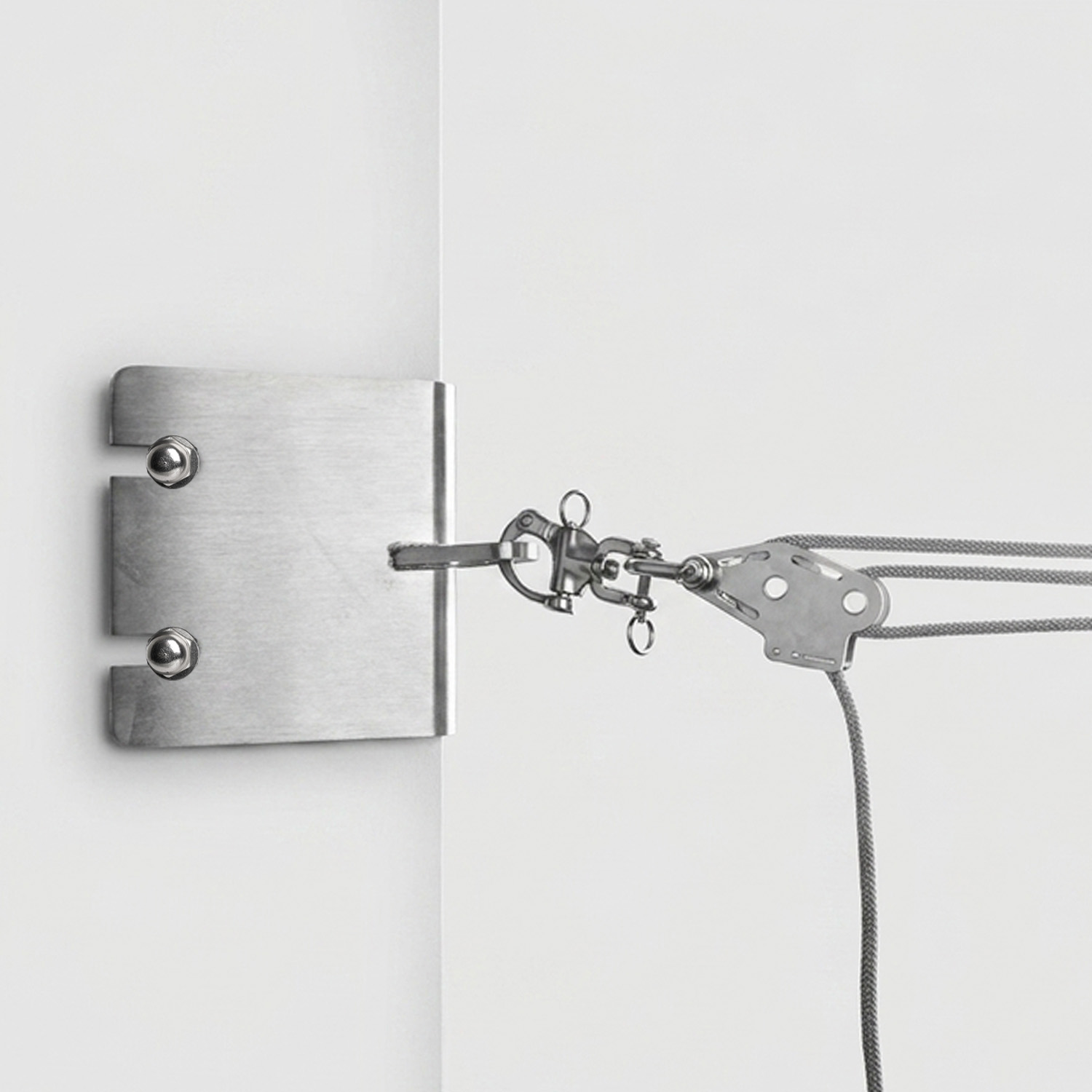 Compatible with Maanta fixings
